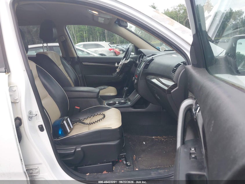2011 Kia Sorento VIN 5XYKUDA2XBG036666 IAAI salvage auction — NORMAL WEAR, Clear (New York), sold $575 on 2026-07-23 (photo 5)