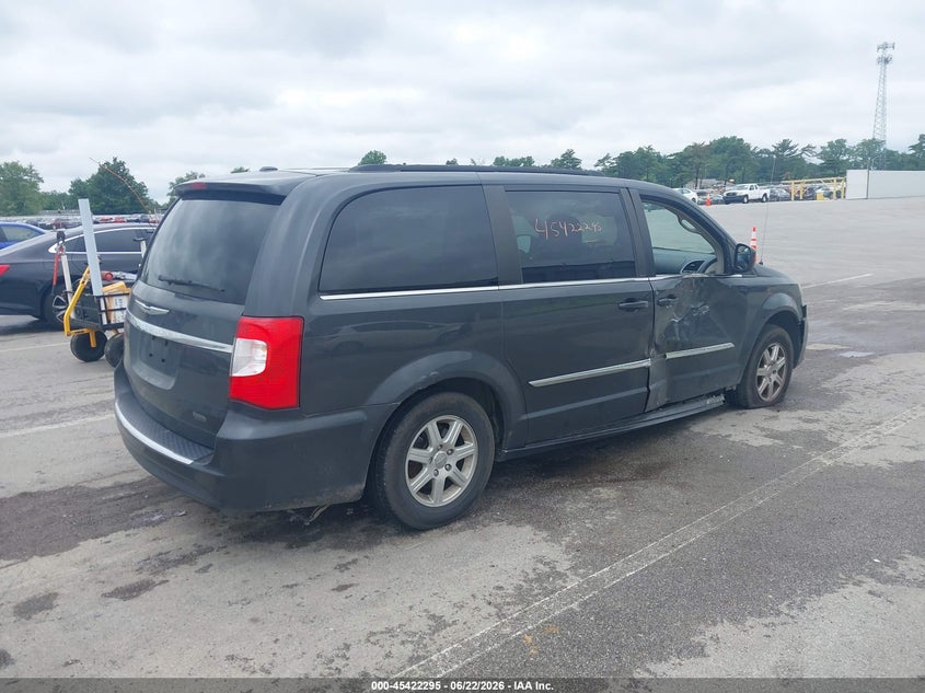 2011 Chrysler Town & country VIN 2A4RR5DG3BR720171 IAAI salvage auction — RIGHT SIDE, Clear (Indiana), sold $350 on 2026-07-18 (photo 4)