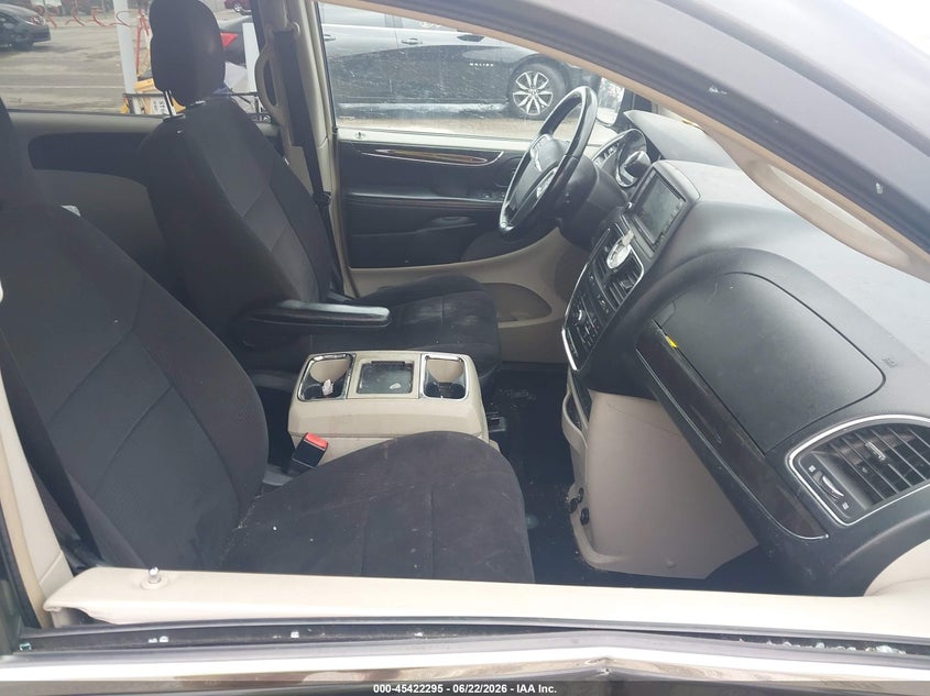 2011 Chrysler Town & country VIN 2A4RR5DG3BR720171 IAAI salvage auction — RIGHT SIDE, Clear (Indiana), sold $350 on 2026-07-18 (photo 5)