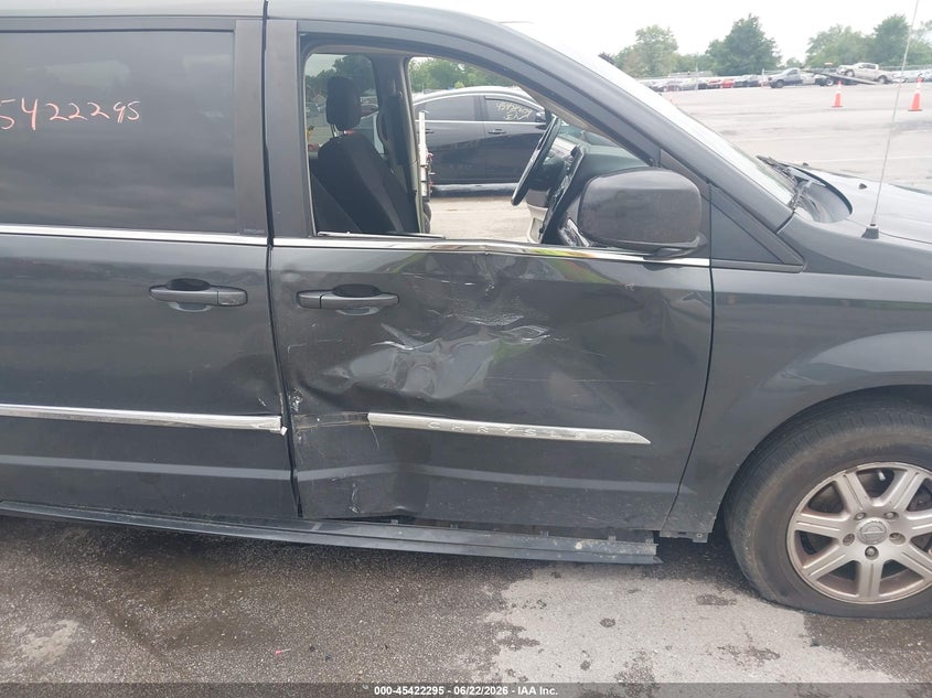2011 Chrysler Town & country VIN 2A4RR5DG3BR720171 IAAI salvage auction — RIGHT SIDE, Clear (Indiana), sold $350 on 2026-07-18 (photo 6)
