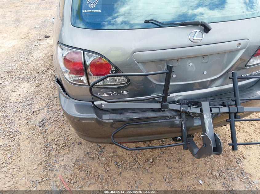 2000 Lexus Rx 300 VIN JT6HF10U0Y0116327 IAAI salvage auction — REAR END, Salvage (North Carolina), sold $425 on 2026-07-09 (photo 6)