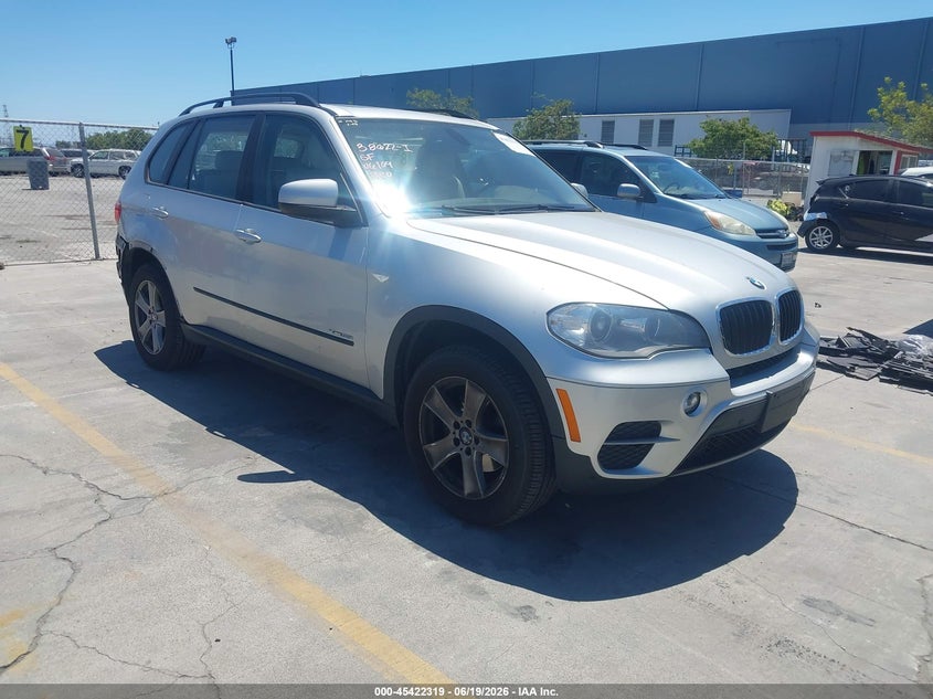 2013 BMW X5 VIN 5UXZV4C50D0G56830 IAAI salvage auction — REAR END, Salvage (California), sold $2,650 on 2026-07-06 (photo 1)
