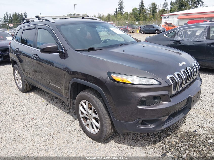 2017 Jeep Cherokee VIN 1C4PJMCB5HW657885 IAAI salvage auction — LEFT FRONT, Salvage Title, sold $2,800 on 2026-08-19 (photo 1)