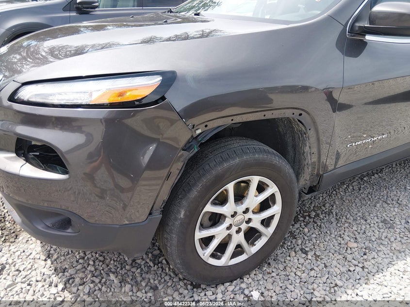 2017 Jeep Cherokee VIN 1C4PJMCB5HW657885 IAAI salvage auction — LEFT FRONT, Salvage Title, sold $2,800 on 2026-08-19 (photo 6)