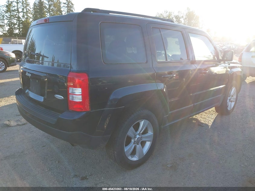 2011 Jeep Patriot VIN 1J4NF1GB4BD102005 IAAI salvage auction — NORMAL WEAR, Clear (Washington), sold $375 on 2026-07-08 (photo 4)