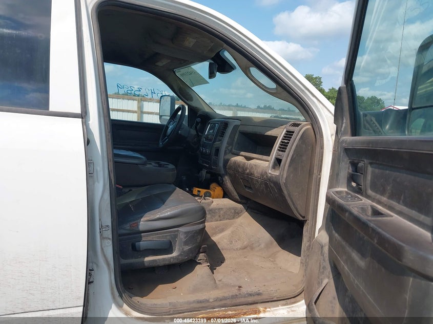 2018 Ram 5500 VIN 3C7WRNFL6JG284782 IAAI salvage auction — ALL OVER, Clear (Minnesota), sold $7,600 on 2026-07-21 (photo 5)