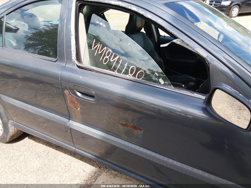 2004 Volvo S60 VIN YV1RS59V042330268 IAAI salvage auction — RIGHT FRONT, Clear (Minnesota), sold $250 on 2026-07-29 (photo 6)