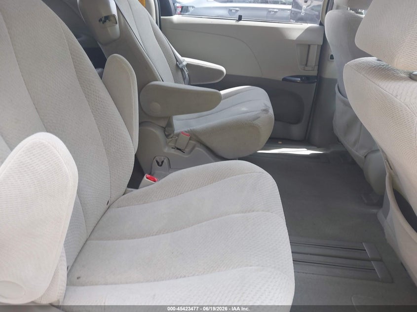 2011 Toyota Sienna VIN 5TDKK3DC6BS160747 IAAI salvage auction — SUSPENSION, Salvage (Rhode Island), sold $1,750 on 2026-07-28 (photo 8)