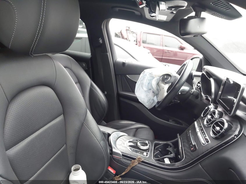 2019 Mercedes-benz Glc coupe VIN WDC0J4KB5KF587387 IAAI salvage auction — LEFT FRONT, Salvage Certificate (California), sold $7,700 on 2026-08-22 (photo 5)