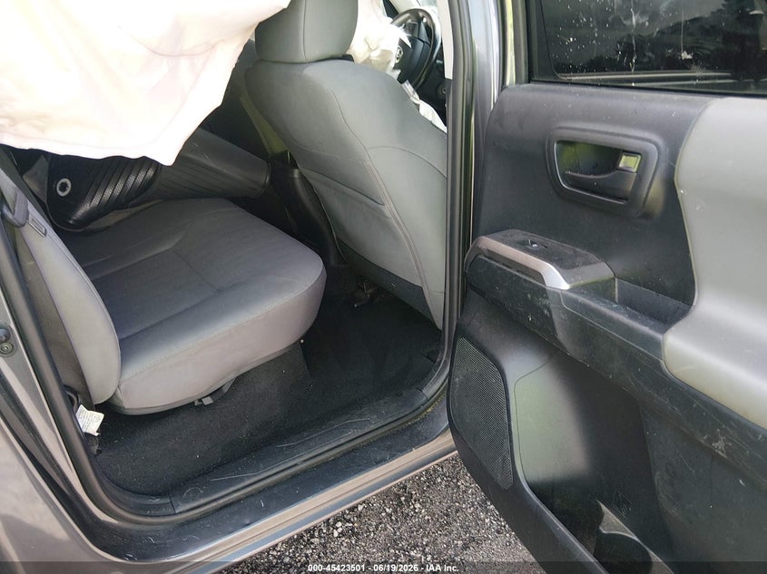 2018 Toyota Tacoma VIN 5TFAZ5CN2JX061812 IAAI salvage auction — FRONT END, Salvage (South Carolina), sold $4,950 on 2026-07-29 (photo 8)