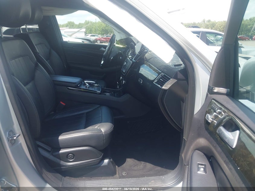 2019 Mercedes-benz Gls-klasse VIN 4JGDF6EE9KB233918 IAAI salvage auction — ROLLOVER, Salvage Title, sold $25 on 2026-07-30 (photo 5)