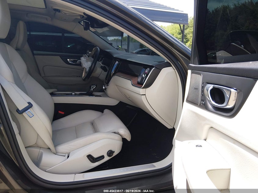 2019 Volvo S60 VIN 7JRA22TLXKG004746 IAAI salvage auction — LEFT FRONT, Salvage Title, sold $7,400 on 2026-07-30 (photo 5)