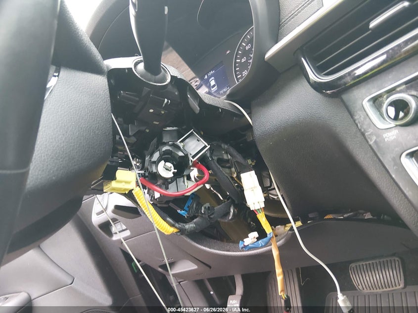2019 Kia Optima VIN 5XXGT4L3XKG329597 IAAI salvage auction — FRONT END, Salvage (Ohio), sold $975 on 2026-07-15 (photo 6)