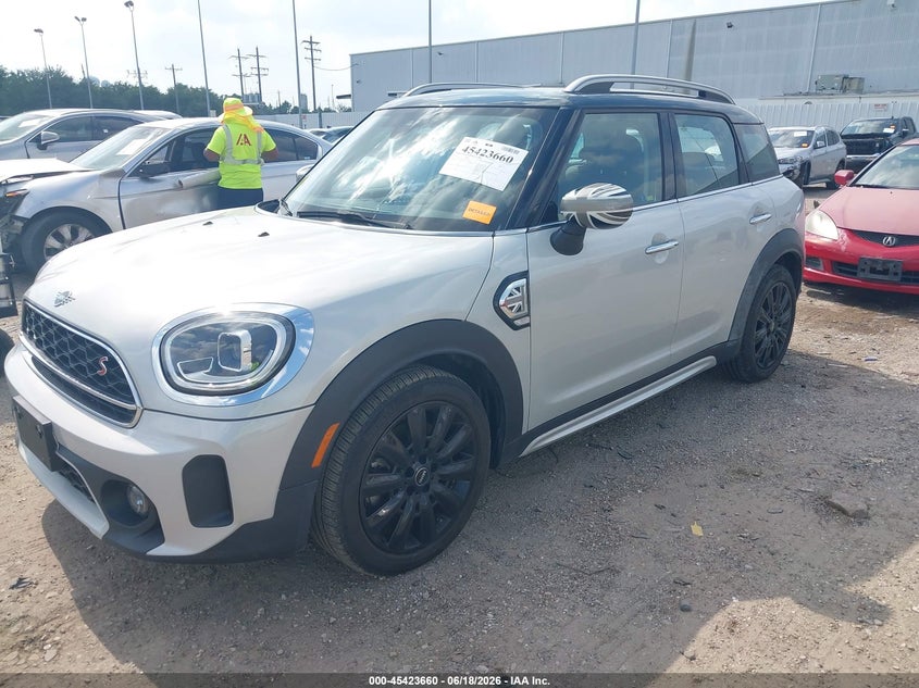 2022 Mini Countryman VIN WMZ53BR07N3N95334 IAAI salvage auction — WATER/FLOOD, Salvage Title, sold $6,100 on 2026-08-06 (photo 2)