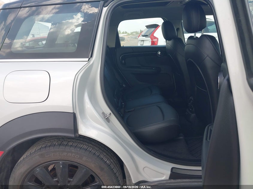2022 Mini Countryman VIN WMZ53BR07N3N95334 IAAI salvage auction — WATER/FLOOD, Salvage Title, sold $6,100 on 2026-08-06 (photo 8)