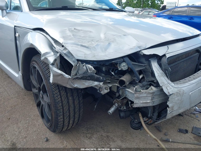 2001 Audi Tt VIN TRUUT28N811007462 IAAI salvage auction — RIGHT FRONT, Clear (Michigan), sold $550 on 2026-07-16 (photo 6)