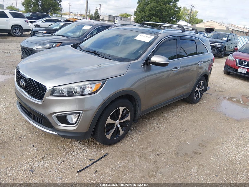 2017 Kia Sorento VIN 5XYPH4A59HG318150 IAAI salvage auction — NORMAL WEAR, Clear (Indiana), sold $2,100 on 2026-07-21 (photo 2)