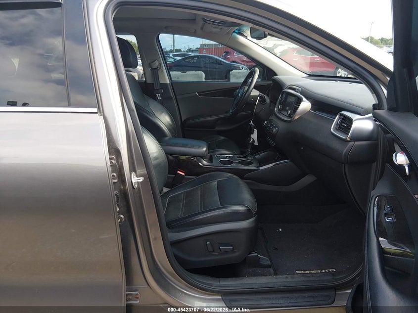 2017 Kia Sorento VIN 5XYPH4A59HG318150 IAAI salvage auction — NORMAL WEAR, Clear (Indiana), sold $2,100 on 2026-07-21 (photo 5)