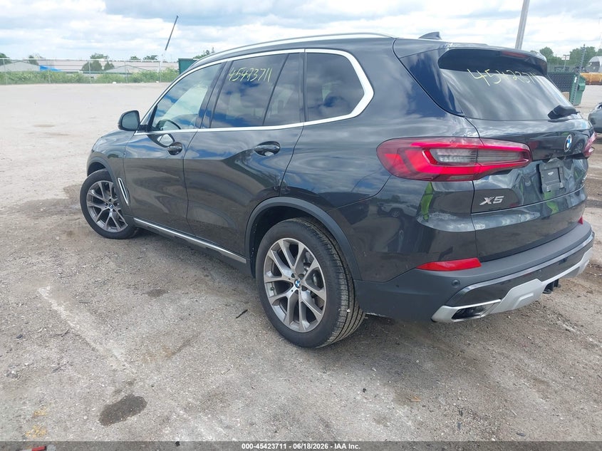 2021 BMW X5 VIN 5UXCR6C09M9E67731 IAAI salvage auction — RIGHT FRONT, Salvage Title, sold $17,600 on 2026-07-14 (photo 3)