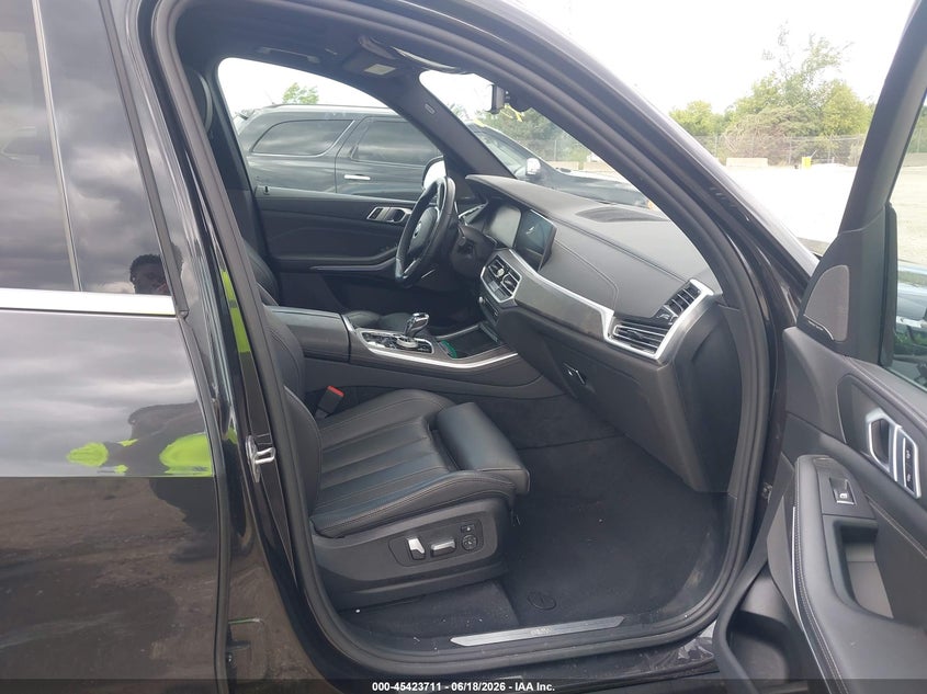 2021 BMW X5 VIN 5UXCR6C09M9E67731 IAAI salvage auction — RIGHT FRONT, Salvage Title, sold $17,600 on 2026-07-14 (photo 5)