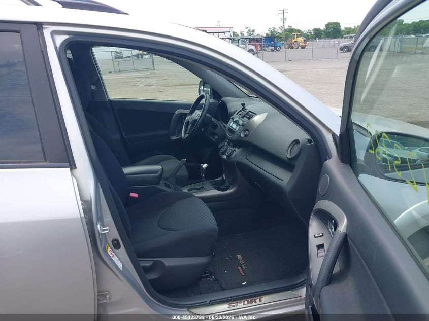 2009 Toyota Rav 4 VIN JTMBK32V095083040 IAAI salvage auction — NORMAL WEAR, Clear (Virginia), sold $1,350 on 2026-07-07 (photo 5)
