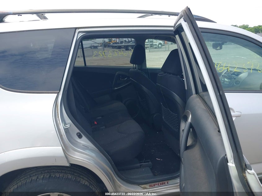 2009 Toyota Rav 4 VIN JTMBK32V095083040 IAAI salvage auction — NORMAL WEAR, Clear (Virginia), sold $1,350 on 2026-07-07 (photo 8)