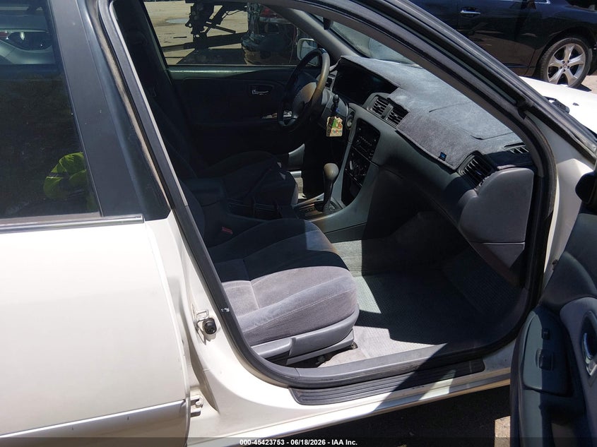 2001 Toyota Camry VIN JT2BG22KX10553988 IAAI salvage auction — RIGHT FRONT, Salvage (Arizona), sold $1,050 on 2026-07-09 (photo 5)