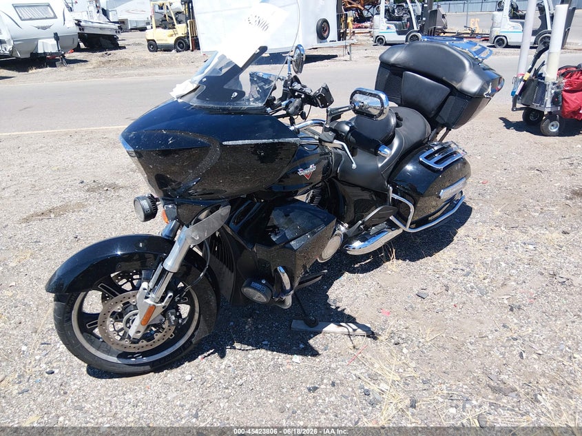 2015 Victory Cross country VIN 5VPTW36N9F3043616 IAAI salvage auction — SIDE, Salvage Title, sold $2,850 on 2026-07-14 (photo 2)