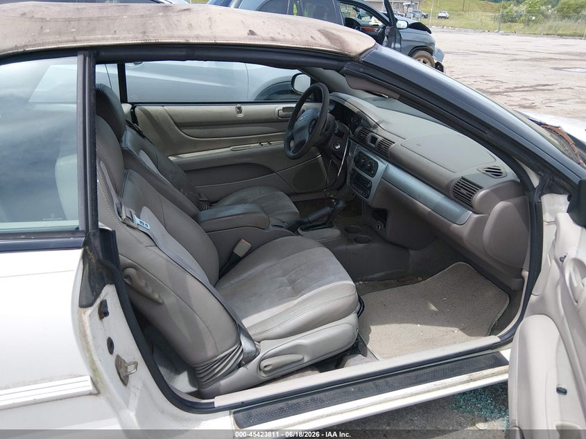 2005 Chrysler Sebring VIN 1C3EL55R35N503294 IAAI salvage auction — NORMAL WEAR, Clear-Dealer Only (West Virginia), sold $175 on 2026-07-09 (photo 5)