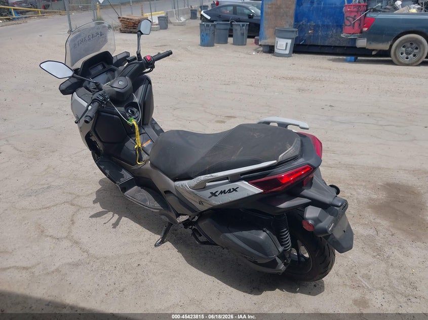 2023 Yamaha VIN MH3SH22Y9PK001499 IAAI salvage auction — LEFT SIDE, Salvage (California), sold $1,175 on 2026-07-14 (photo 3)