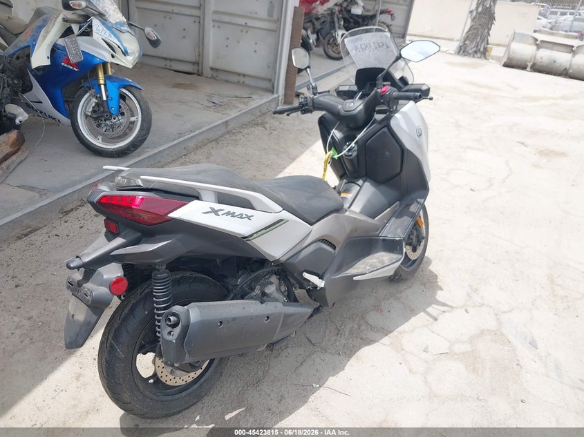 2023 Yamaha VIN MH3SH22Y9PK001499 IAAI salvage auction — LEFT SIDE, Salvage (California), sold $1,175 on 2026-07-14 (photo 4)