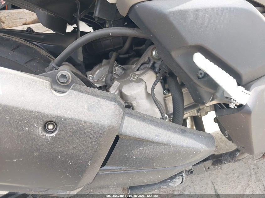 2023 Yamaha VIN MH3SH22Y9PK001499 IAAI salvage auction — LEFT SIDE, Salvage (California), sold $1,175 on 2026-07-14 (photo 8)