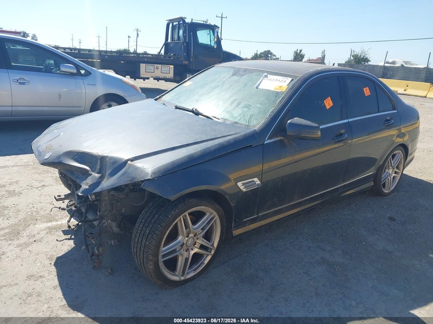 2010 Mercedes-benz C class VIN WDDGF5EB1AR125886 IAAI salvage auction — NORMAL WEAR, Salvage Title - Dealer (California), sold $275 on 2026-07-09 (photo 2)