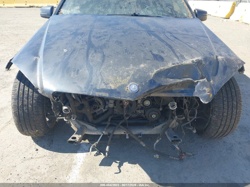 2010 Mercedes-benz C class VIN WDDGF5EB1AR125886 IAAI salvage auction — NORMAL WEAR, Salvage Title - Dealer (California), sold $275 on 2026-07-09 (photo 6)