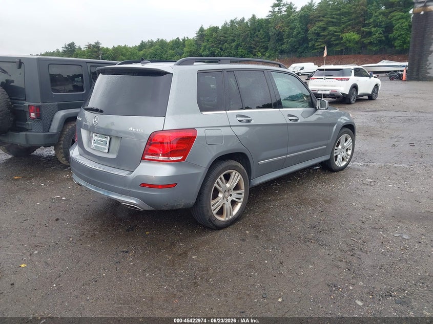 2013 Mercedes-benz VIN WDCGG8JB8DG094936 IAAI salvage auction — SIDE, Salvage Title, sold $2,050 on 2026-07-12 (photo 4)