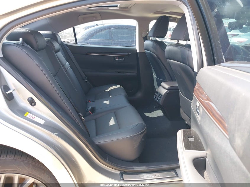 2018 Lexus ES VIN 58ABK1GG7JU083601 IAAI salvage auction — FRONT & REAR, Salvage (Texas), sold $2,650 on 2026-07-11 (photo 8)