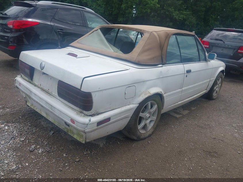 1992 BMW 3 series VIN WBABB2311NEC29350 IAAI salvage auction — NORMAL WEAR, Clear (Missouri), sold $850 on 2026-07-08 (photo 4)