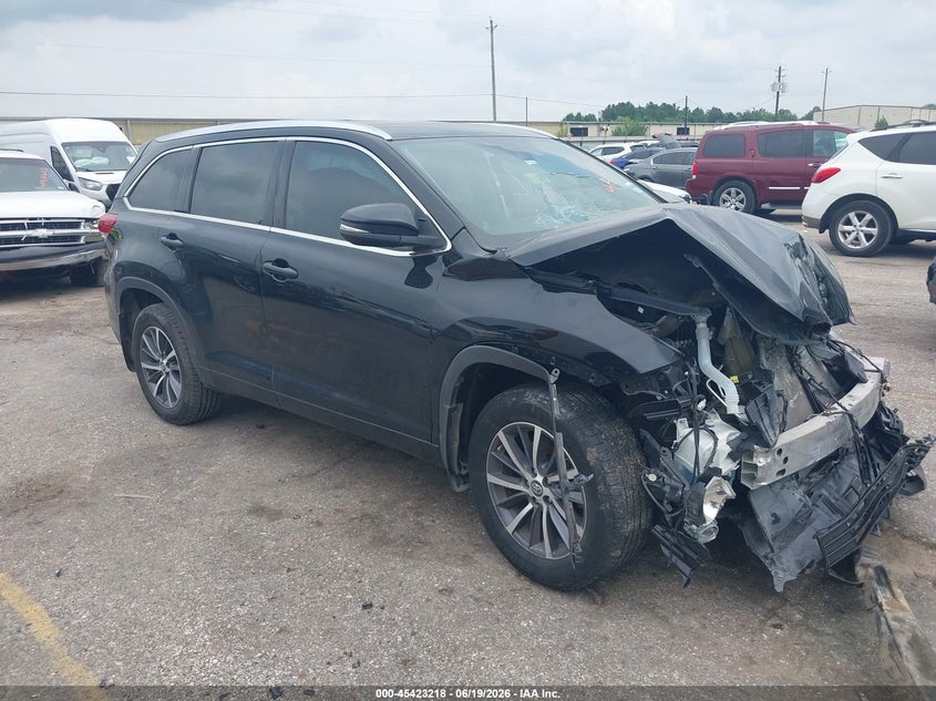 2018 Toyota Highlander VIN 5TDKZRFH2JS537712 IAAI salvage auction — FRONT END, Salvage (Texas), sold $4,450 on 2026-07-29 (photo 1)