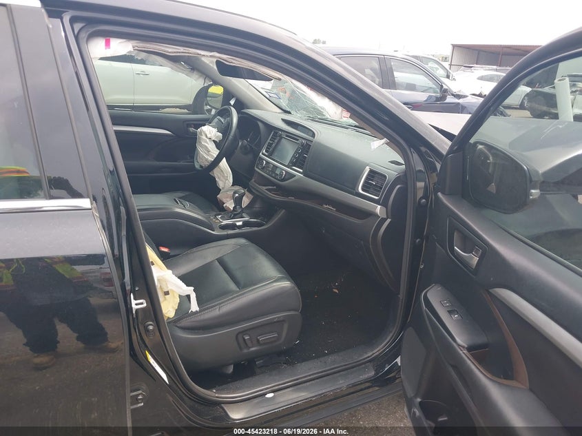 2018 Toyota Highlander VIN 5TDKZRFH2JS537712 IAAI salvage auction — FRONT END, Salvage (Texas), sold $4,450 on 2026-07-29 (photo 5)