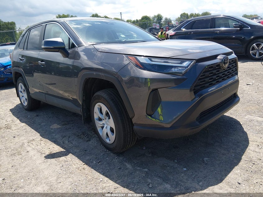 2025 Toyota Rav 4 VIN 2T3G1RFV5SW563224 — IAAI salvage auction photo
