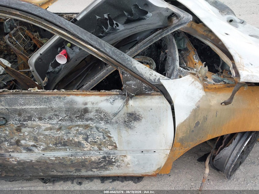2004 Lexus Es 330 VIN JTHBA30G045000754 IAAI salvage auction — ENGINE BURN, Clear (Virginia), sold $325 on 2026-07-14 (photo 5)