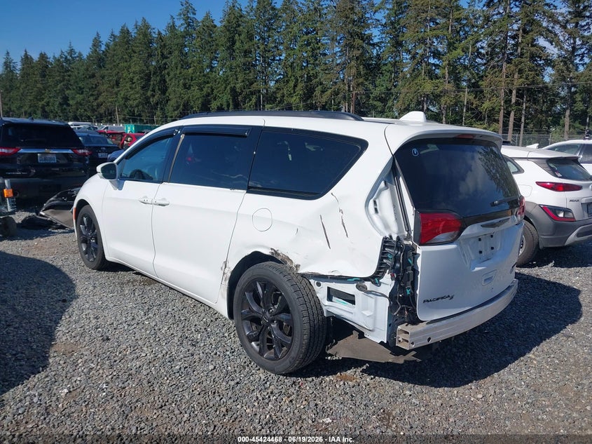 2018 Chrysler Pacifica VIN 2C4RC1GG8JR358350 IAAI salvage auction — REAR END, Wait Title, sold $7,300 on 2026-10-07 (photo 3)