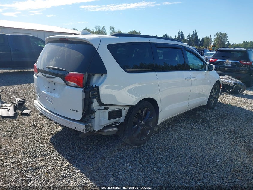 2018 Chrysler Pacifica VIN 2C4RC1GG8JR358350 IAAI salvage auction — REAR END, Wait Title, sold $7,300 on 2026-10-07 (photo 4)