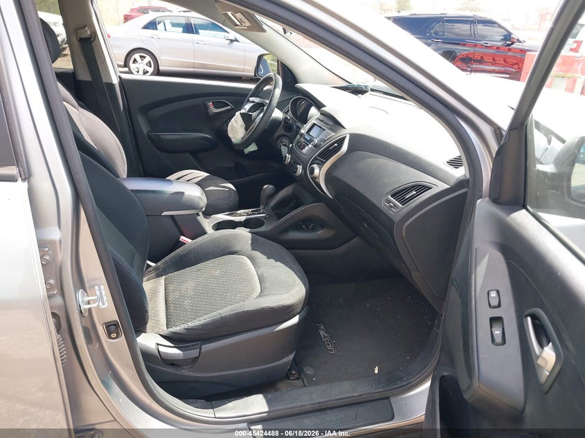 2012 Hyundai Tucson VIN KM8JT3AB3CU402701 IAAI salvage auction — FRONT END, Salvage (Illinois), sold $1,100 on 2026-07-22 (photo 5)