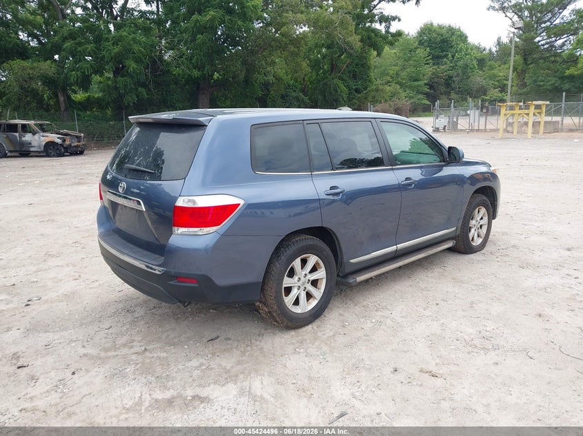 2013 Toyota Highlander VIN 5TDZA3EH6DS041935 IAAI salvage auction — NORMAL WEAR, Clear (Georgia), sold $3,800 on 2026-07-17 (photo 4)