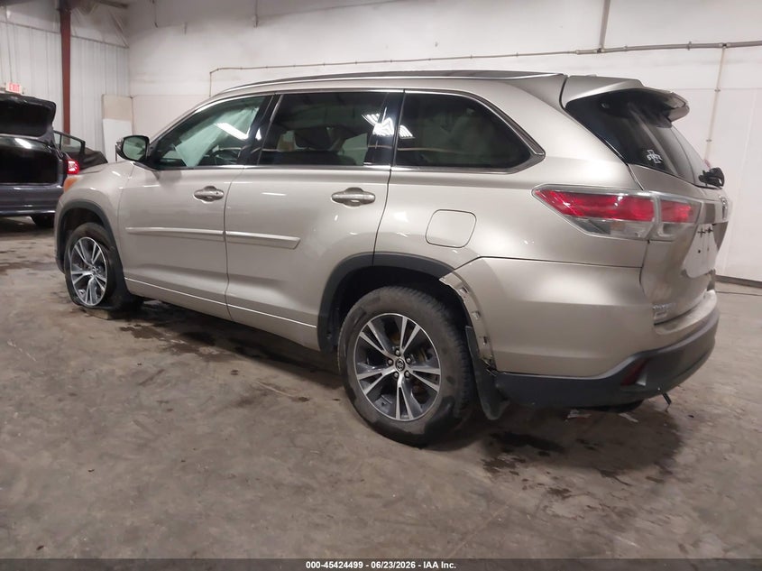 2016 Toyota Highlander VIN 5TDJKRFHXGS501758 IAAI salvage auction — RIGHT FRONT, Salvage (Iowa), sold $6,200 on 2026-07-28 (photo 3)