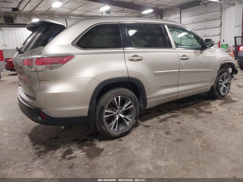 2016 Toyota Highlander VIN 5TDJKRFHXGS501758 IAAI salvage auction — RIGHT FRONT, Salvage (Iowa), sold $6,200 on 2026-07-28 (photo 4)