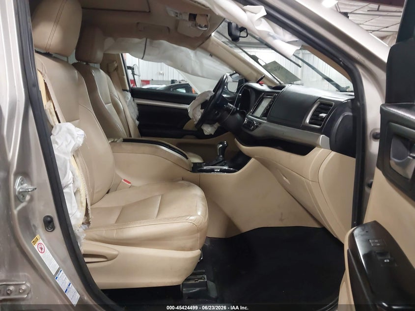 2016 Toyota Highlander VIN 5TDJKRFHXGS501758 IAAI salvage auction — RIGHT FRONT, Salvage (Iowa), sold $6,200 on 2026-07-28 (photo 5)
