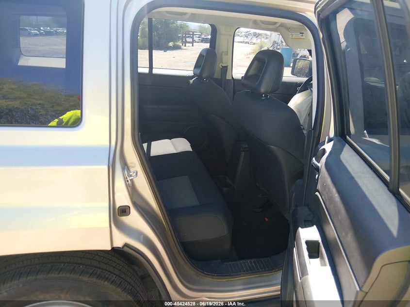 2009 Jeep Patriot VIN 1J4FT28BX9D114011 IAAI salvage auction — FRONT END, Salvage (Arizona), sold $525 on 2026-07-09 (photo 8)