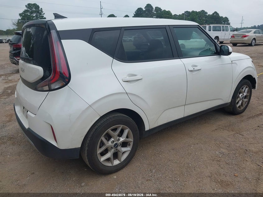 2024 Kia Soul VIN KNDJ23AU0R7914593 IAAI salvage auction — FRONT END, Salvage Title, sold $2,050 on 2026-07-23 (photo 4)